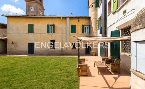Borgo Tossignano, Emilia-Romaña, Italia 1