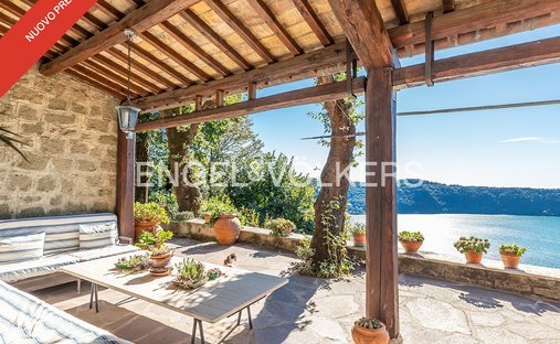 Villa in Castel Gandolfo, Lazio, Italy 1
