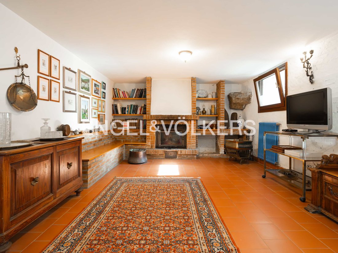Pianoro, Emilia-Romagna, Italy 5 - 19070275