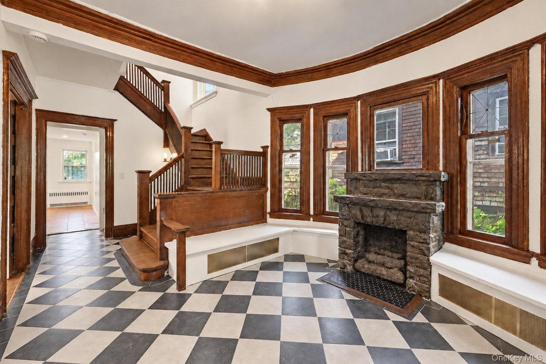 Yonkers, New York, United States 5 - 19068458