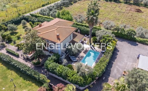 Villa in Le Castella - Hill of Pines, Cisterna di Latina, Lazio 1