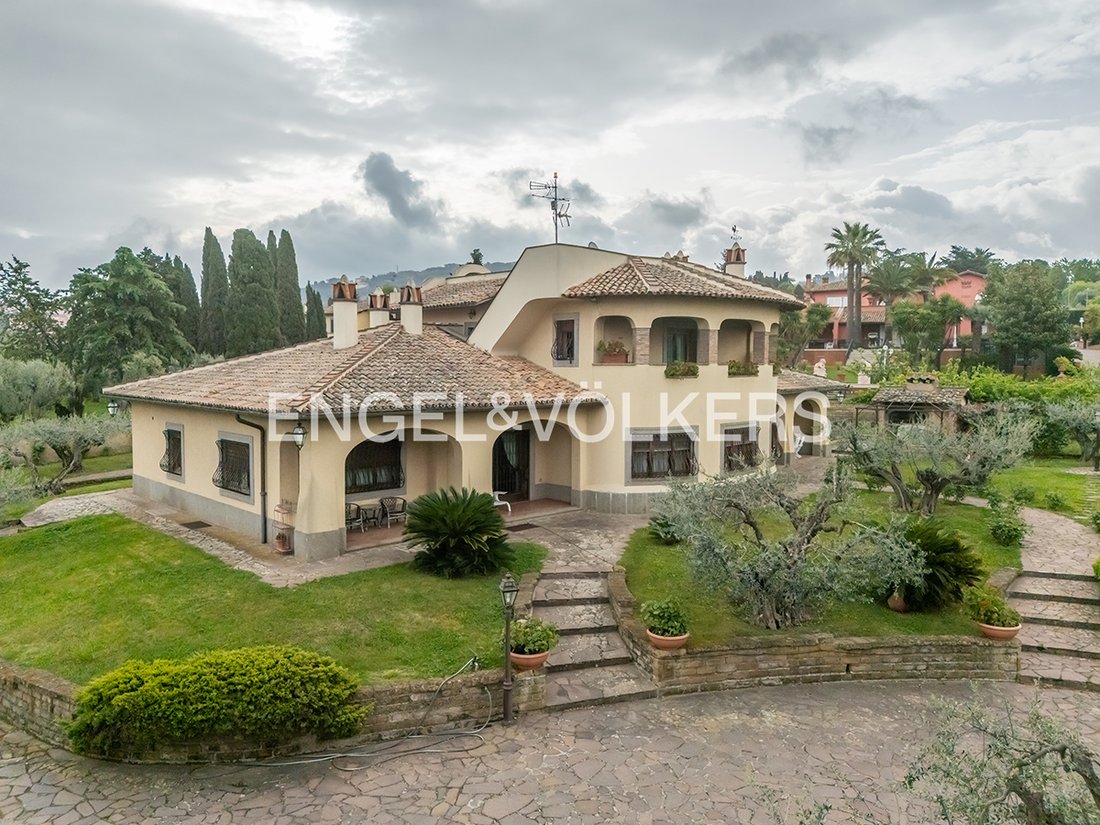 Villa en Frascati, Lacio, Italia 2 - 19069456