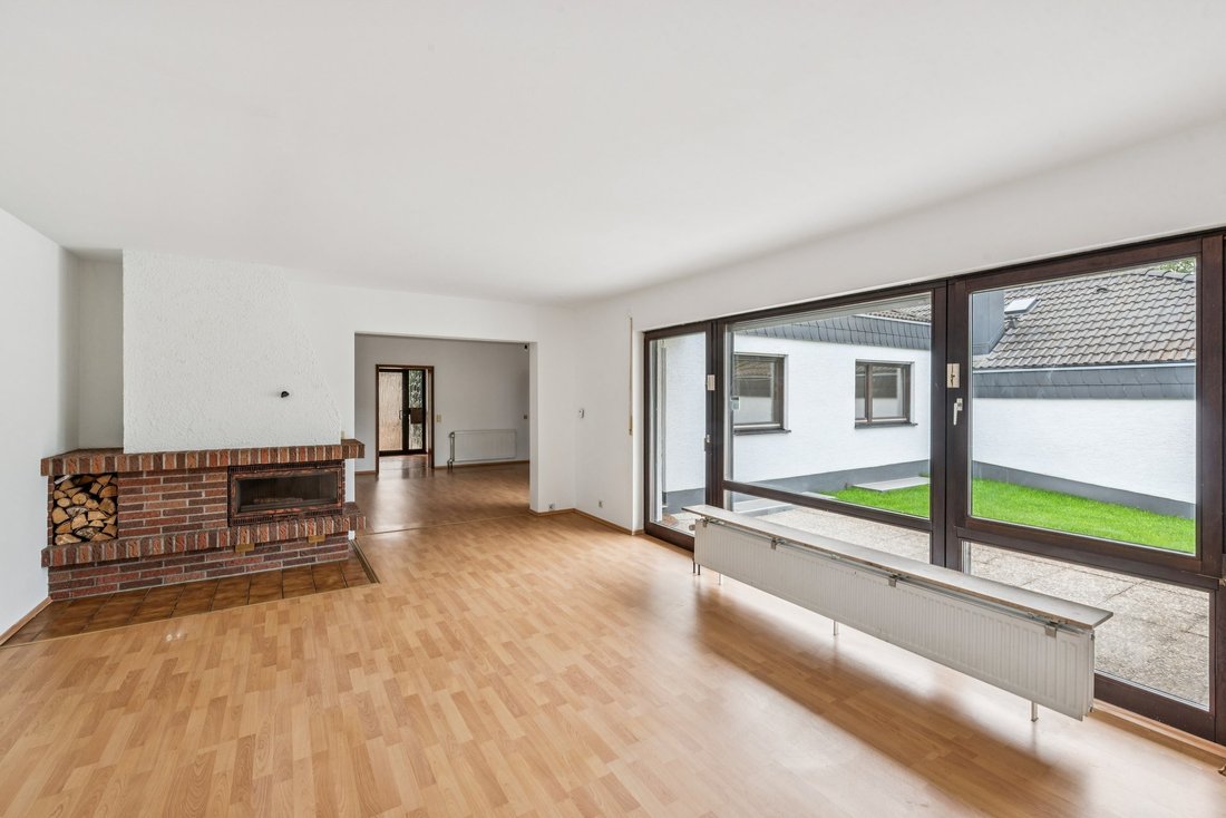 Bungalow à Eschborn, Hesse, Allemagne 2 - 19069659