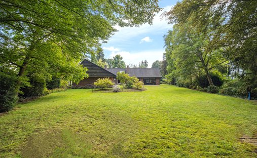 Villa in Hanover, Lower Saxony, Germany 1