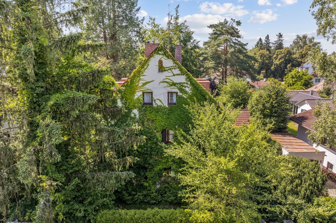 Land in Munich, Germany 5 - 19070783