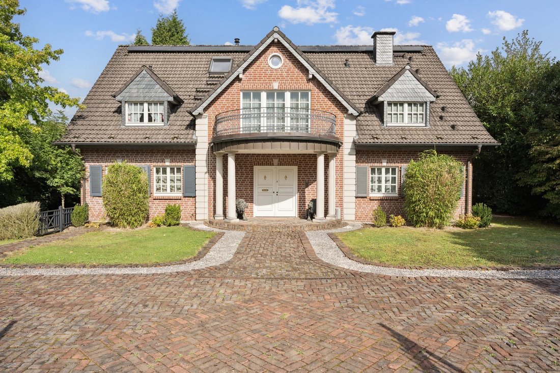 Villa in Ratingen, North Rhine-Westphalia, Germany 2 - 19072398