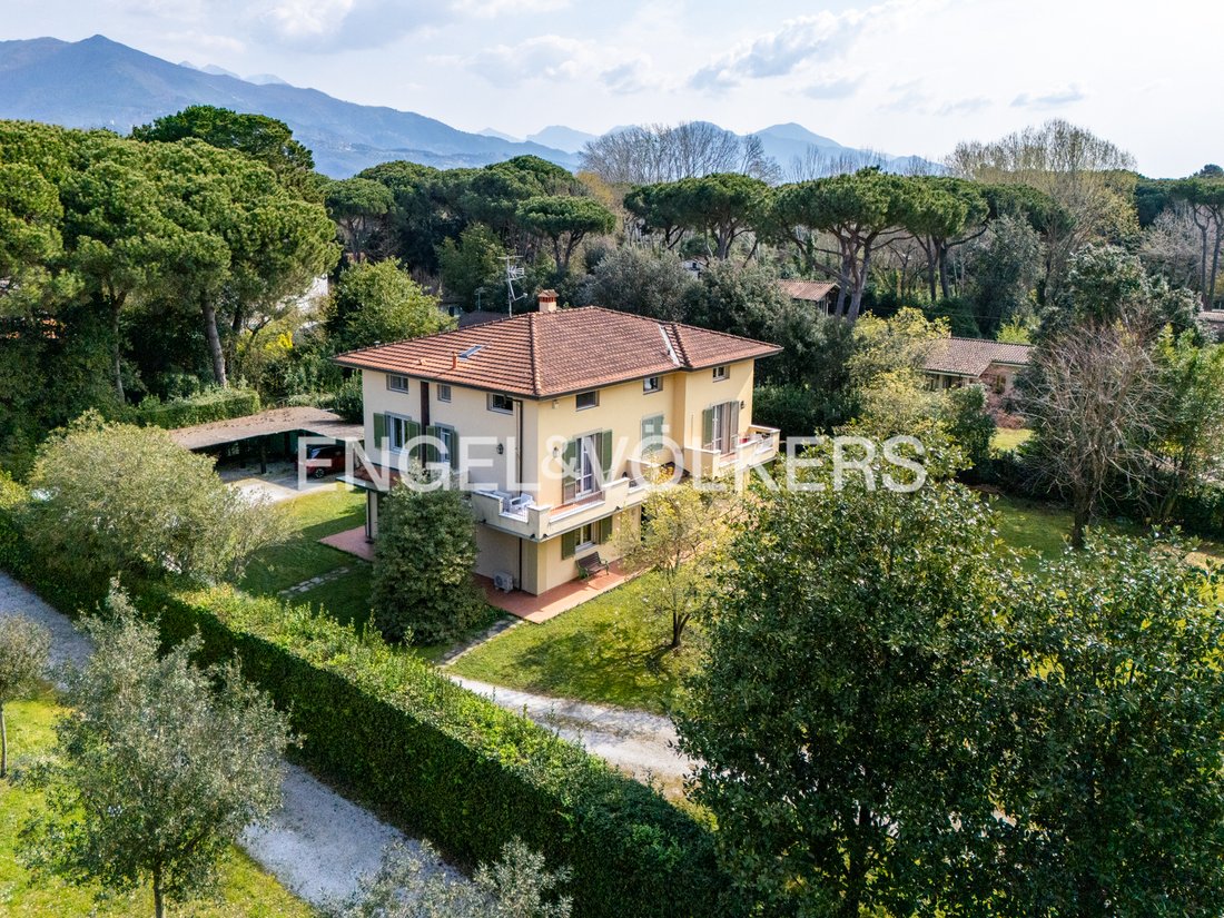 Villa in Ronchi, Massa, Italien 1 - 19069045