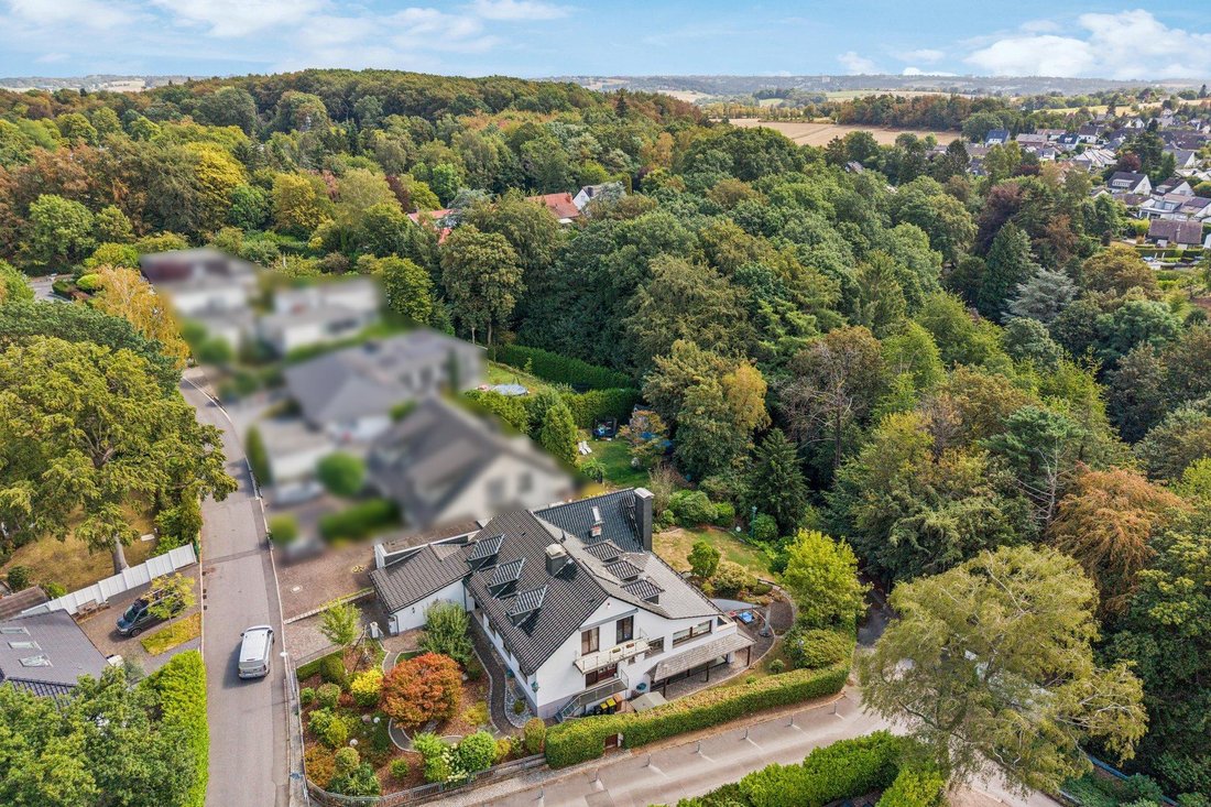 House in Essen, North Rhine-Westphalia, Germany 2 - 19070326