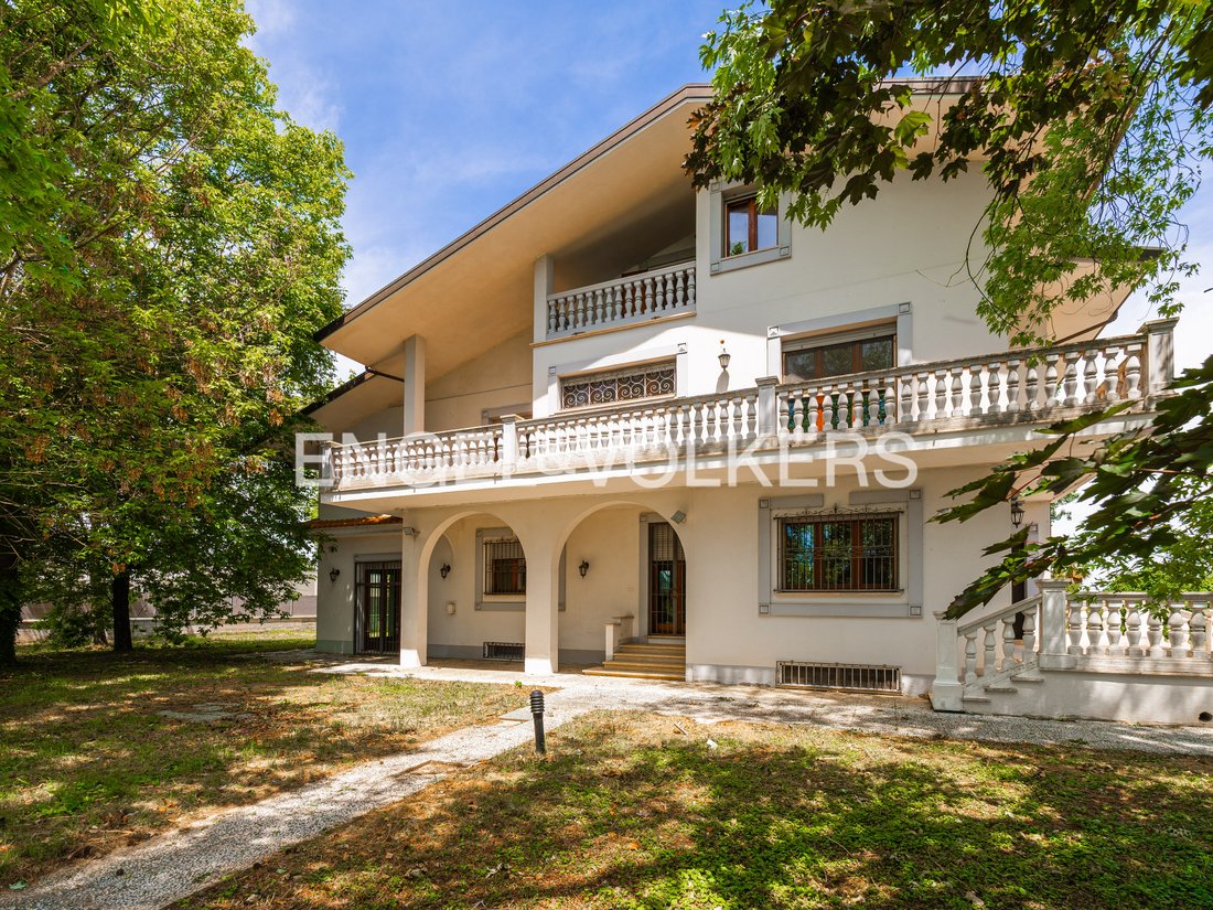 Villa in Cento, Emilia-Romagna, Italy 2 - 19070622