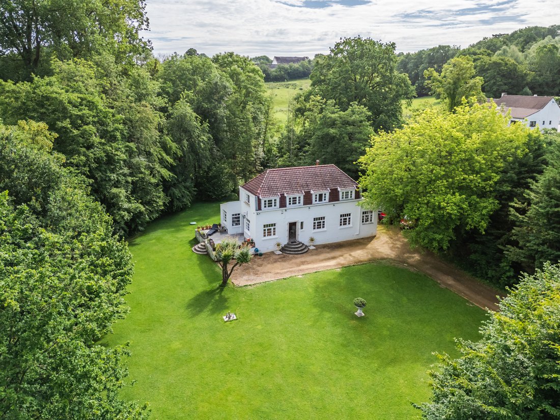 Villa a Lasne, Vallonia, Belgio 1 - 19069876