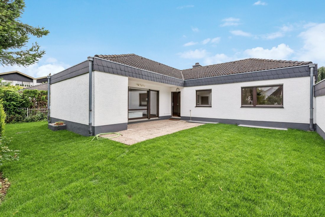 Bungalow à Eschborn, Hesse, Allemagne 1 - 19069659