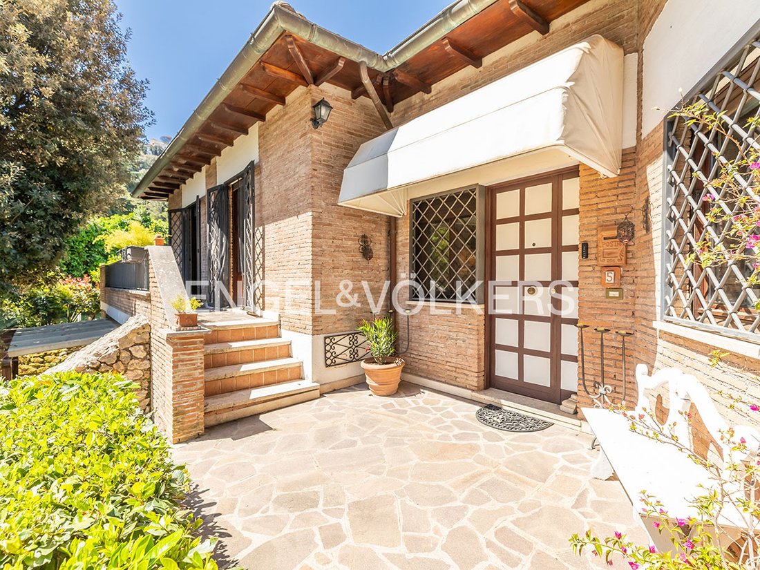 Villa en Castel Gandolfo, Lacio, Italia 2 - 19068666