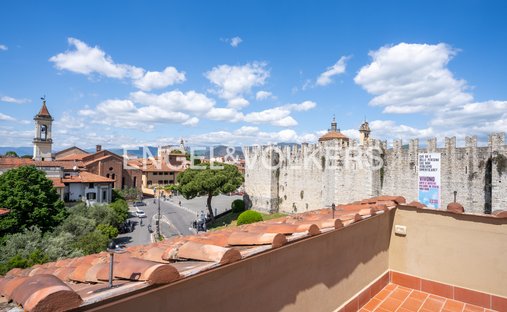 Penthouse in Centro Storico, Prato, Tuscany 1