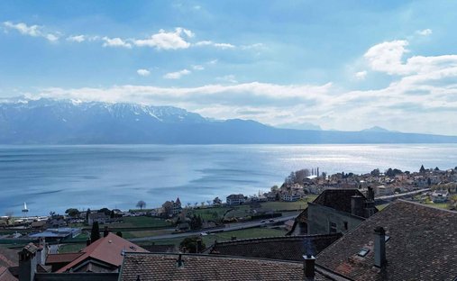 House in Bourg-en-Lavaux, Vaud, Switzerland 1