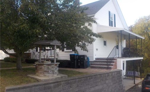 House in North Smithfield, Rhode Island, United States 1