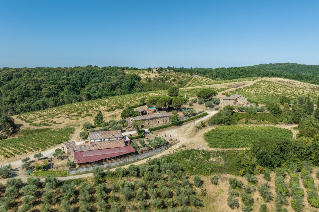 Estate in Radda in Chianti, Tuscany, Italy 5 - 19072697