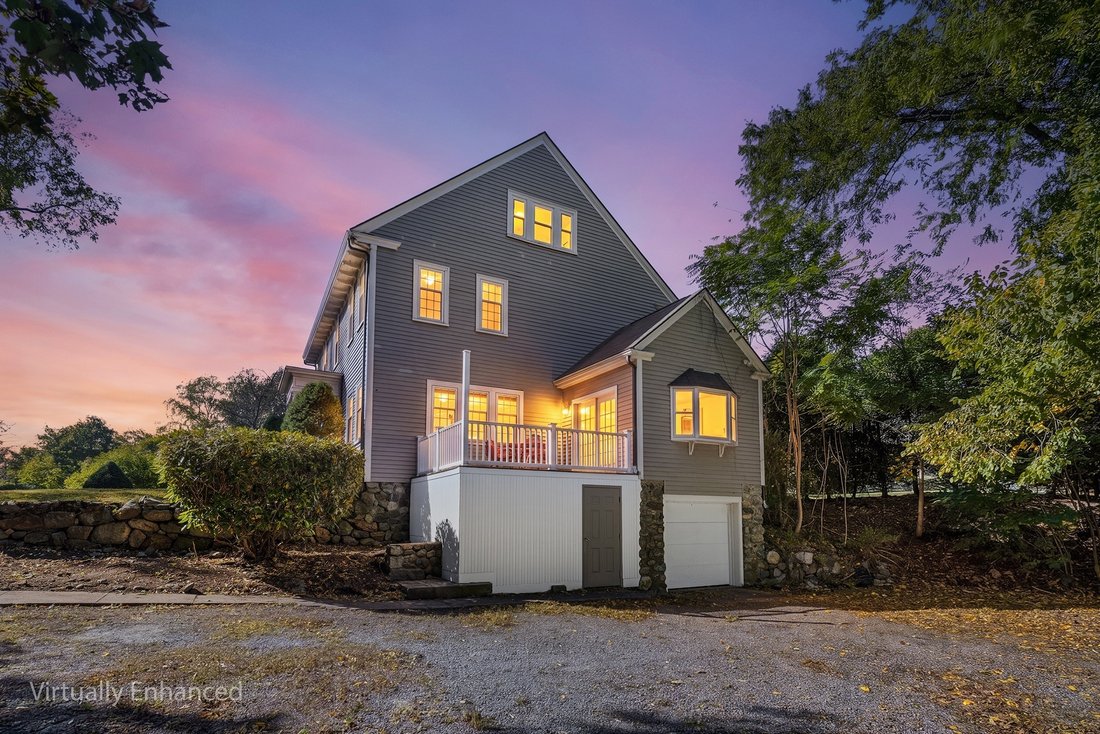 House in Woburn, Massachusetts, United States 4 - 19070587