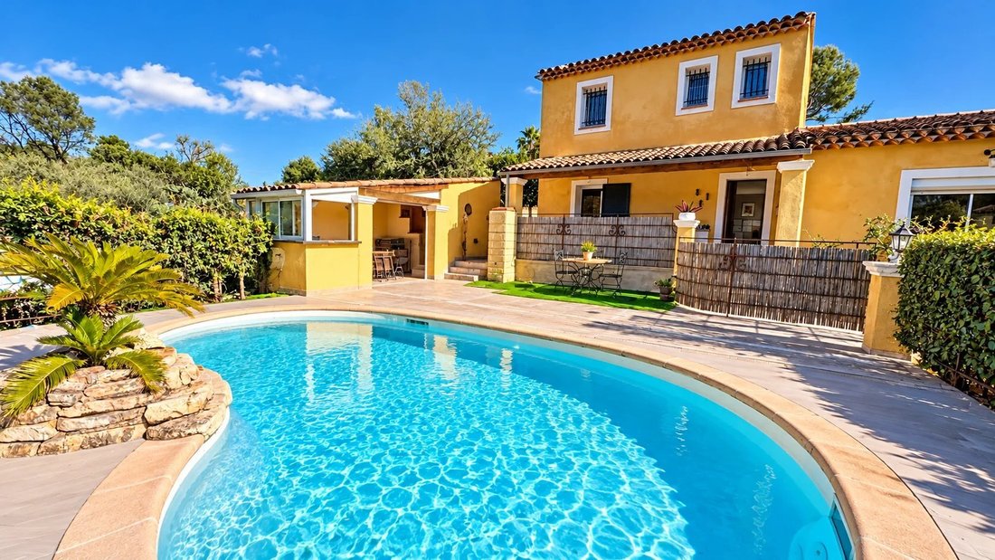 Apartamento en Le Rouret, Provenza-Alpes-Costa Azul, Francia 1 - 19069751