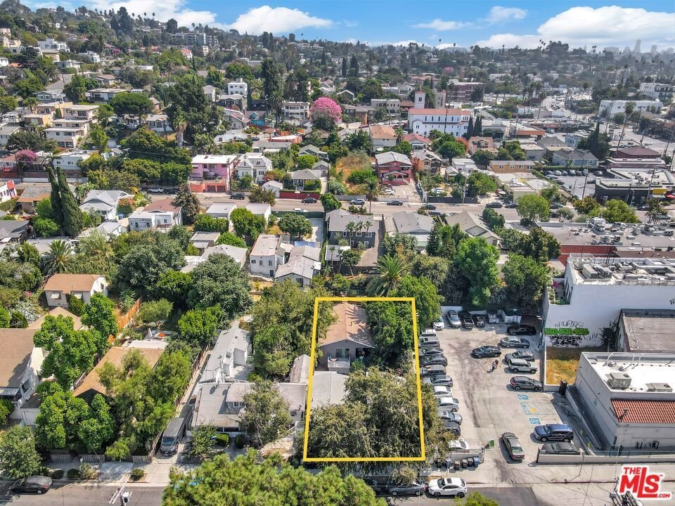 Los Angeles, California, United States 3 - 19073495