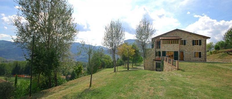 Landhaus in Barga, Toskana, Italien 4 - 16958074