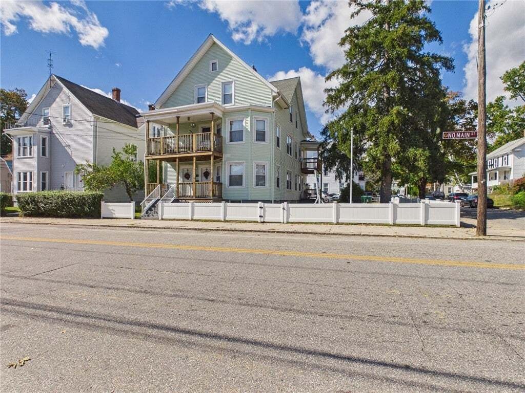 Woonsocket, Rhode Island, United States 1 - 19073772