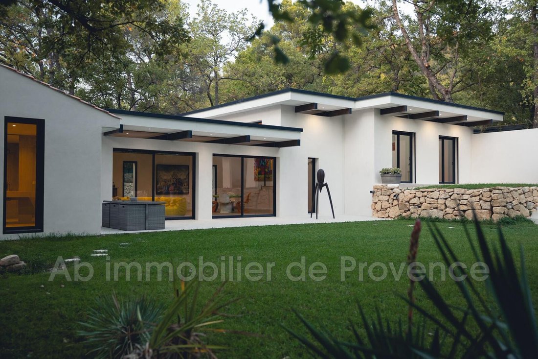Villa en Le Puy-Sainte-Réparade, Provenza-Alpes-Costa Azul, Francia 1 - 19070766