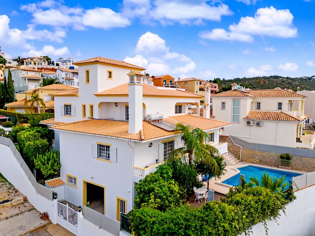 Villa in Loule (Sao Clemente), Algarve, Portugal 5 - 19075965