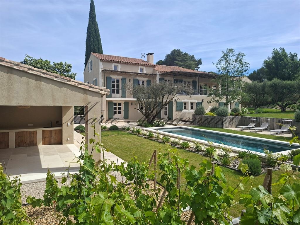 Casa en Fontvieille, Provenza-Alpes-Costa Azul, Francia 1 - 19070513