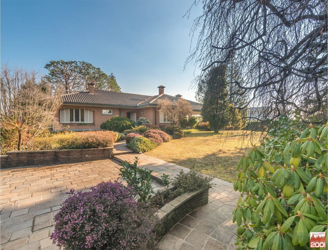 Villa à Fenegrò, Lombardie, Italie 2 - 15928858