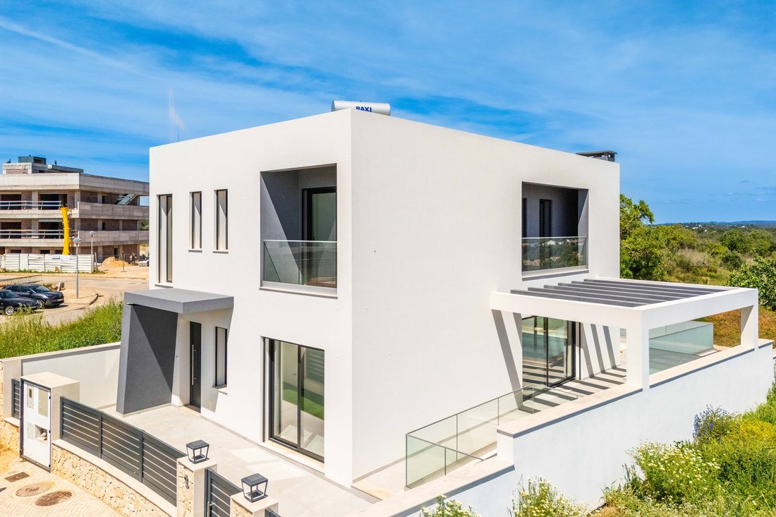 Villa in Mexilhoeira Grande, Algarve, Portugal 5 - 17843025