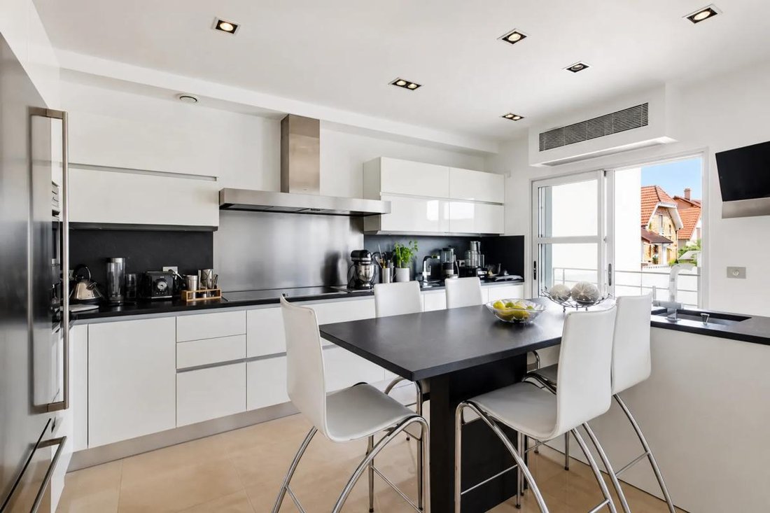House in Centre Ville-Tour du Lac, Enghien-les-Bains, France 5 - 19071071