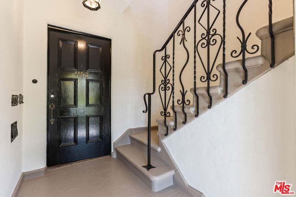 Los Angeles, California, United States 3 - 19073459