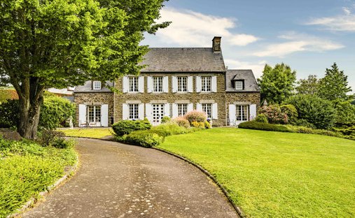 Casa a Conde-sur-Noireau, Condé-en-Normandie, Francia 1