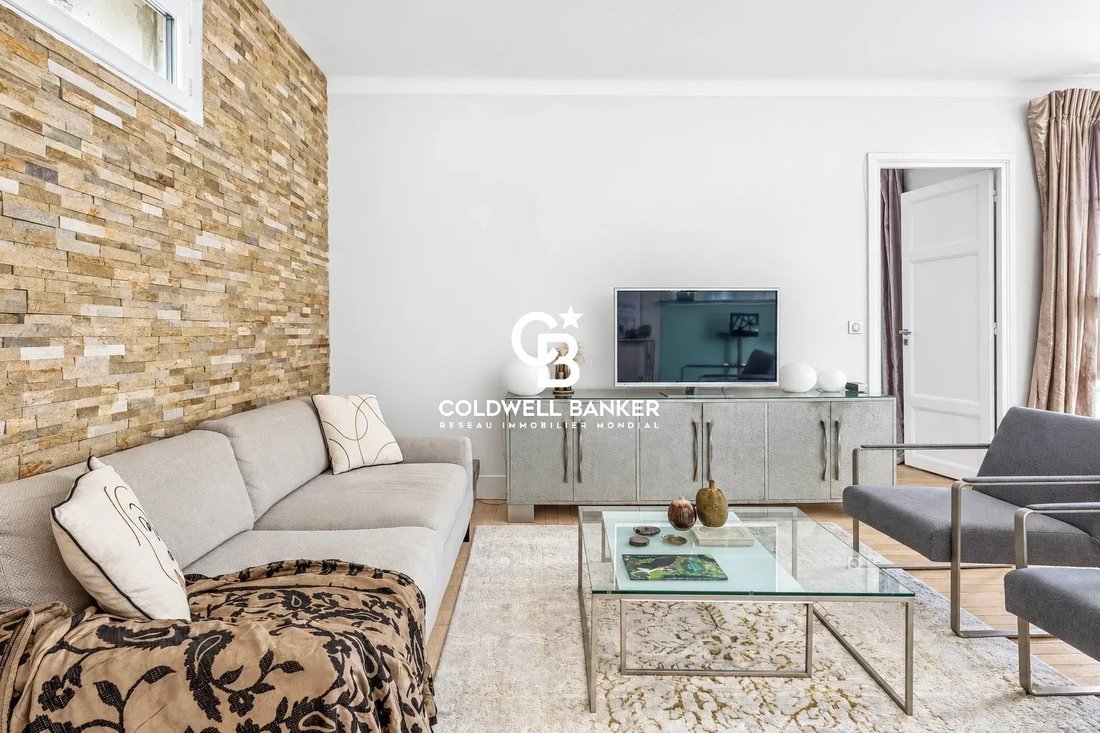 Apartment in Gros Caillou, Paris 7e Arrondissement, Paris 2 - 18533614