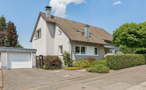 Haus in Bergisch Gladbach, Nordrhein-Westfalen, Deutschland 1