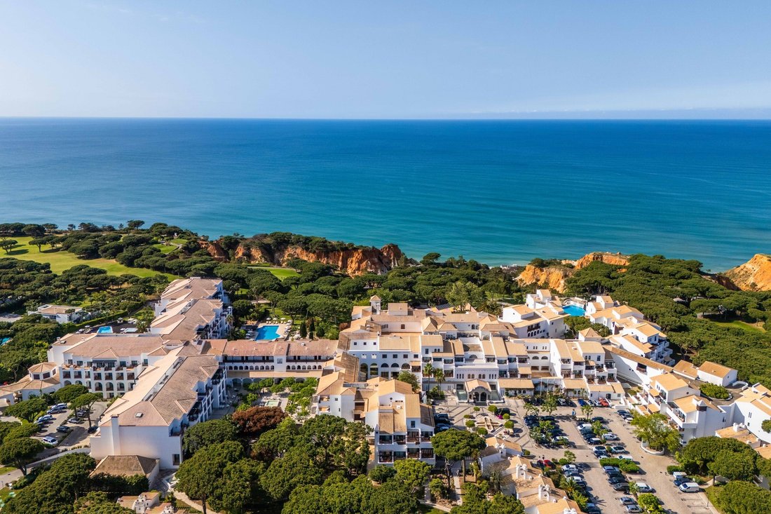 Apartment in Olhos de Agua, Algarve, Portugal 1 - 17837892
