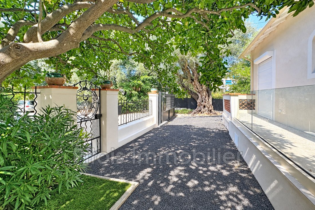 Villa à Les Cougoulins-Rastines, Antibes, France 1 - 19070785