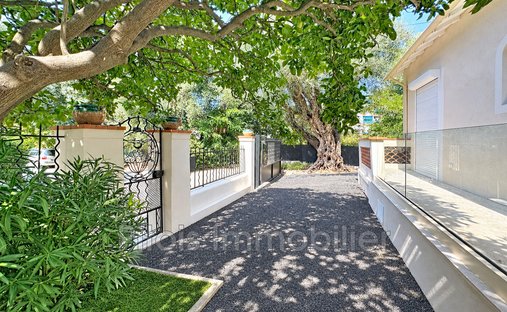Villa in Les Cougoulins-Rastines, Antibes, Frankreich 1