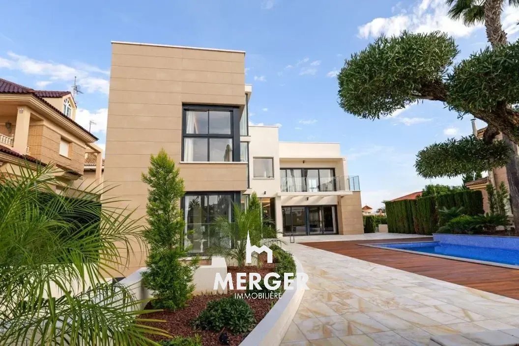 Villa en Torrevieja, Comunidad Valenciana, España 1 - 19071208