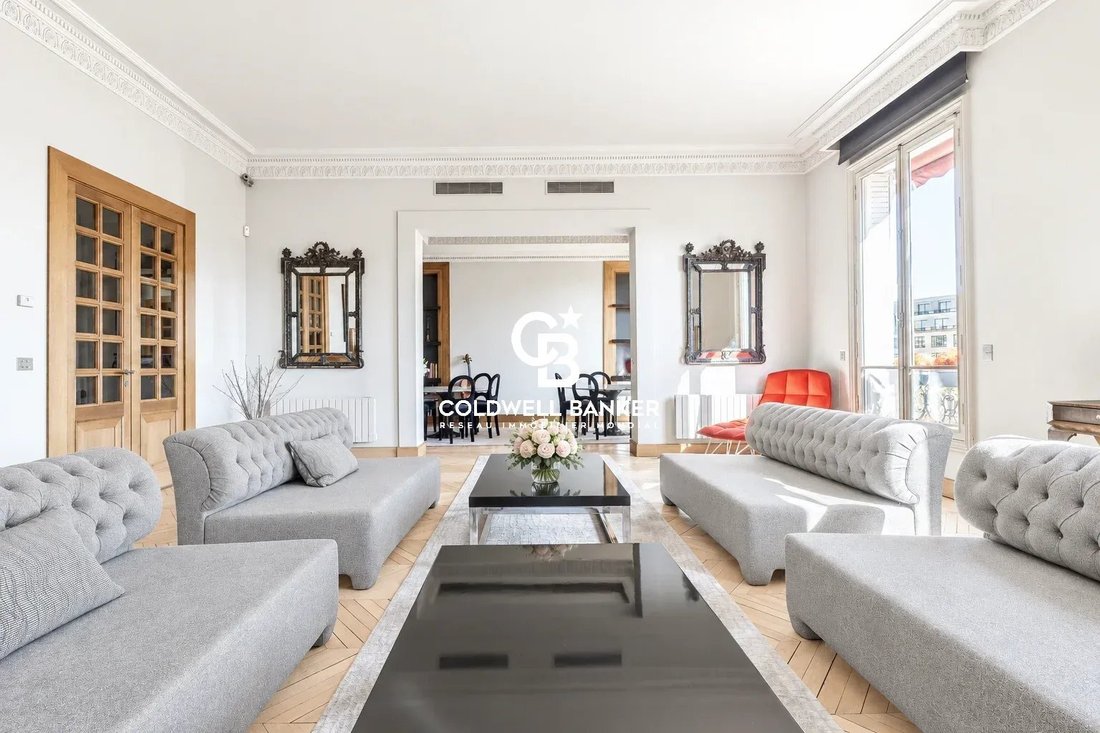 Apartment in Paris 16e Arrondissement, Paris, France 5 - 17560857