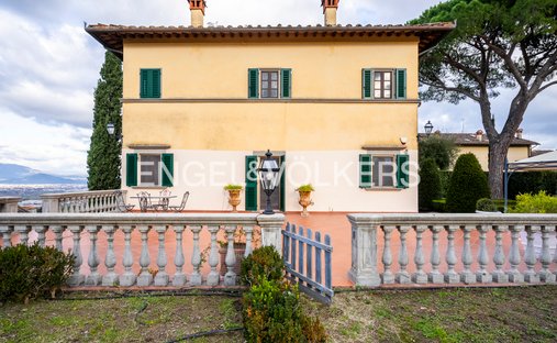 Villa in Centro - La Rocca, Comeana, Tuscany 1