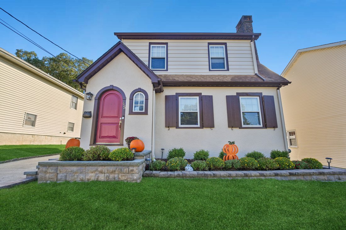 House in Little Falls, New Jersey, United States 1 - 19072781