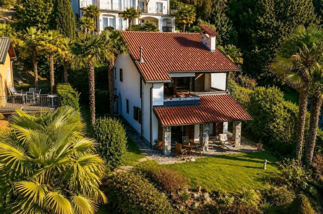 Villa in Agra, Lombardy, Italy 2 - 19073921