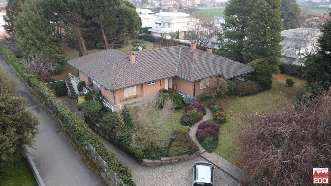 Villa à Fenegrò, Lombardie, Italie 3 - 15928858