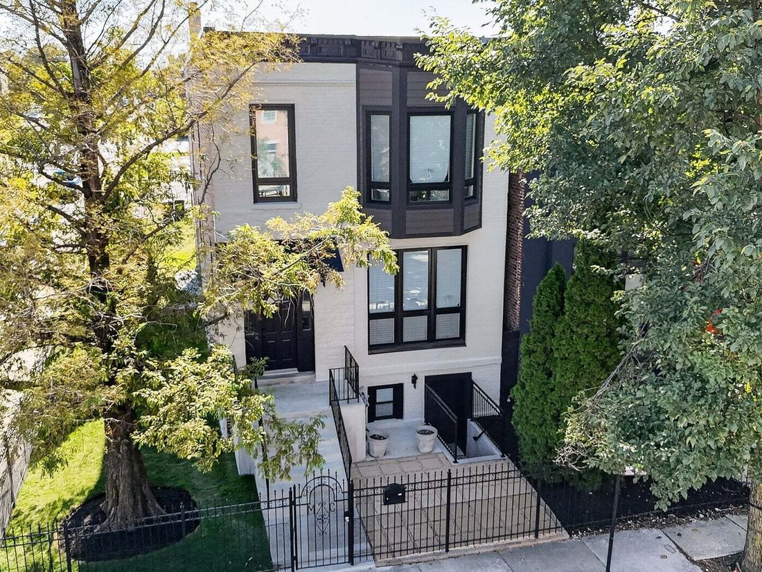 House in Chicago, Illinois, United States 2 - 19069350