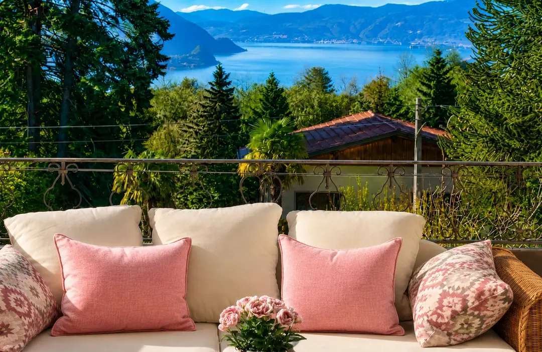 Villa in Agra, Lombardy, Italy 1 - 19073921