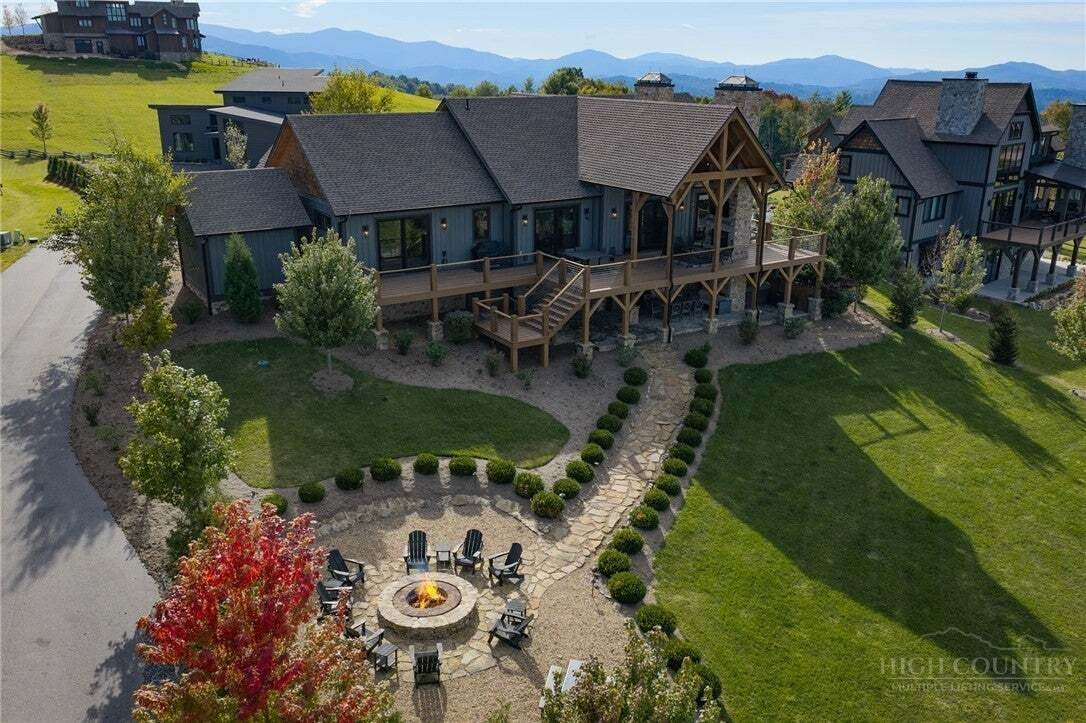 House in Elk Park, North Carolina, United States 3 - 19073279