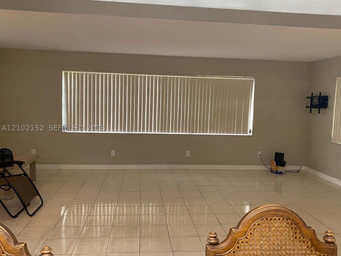 House in Hialeah, Florida, United States 2 - 19054391