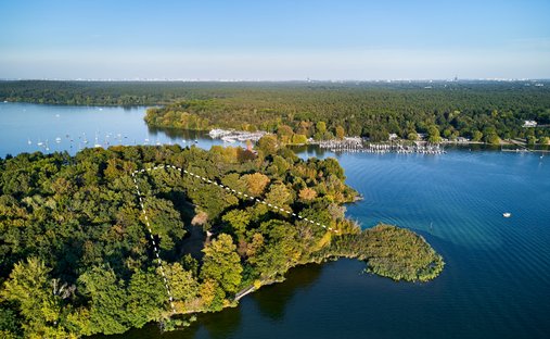 Land in Berlin, Berlin, Germany 1