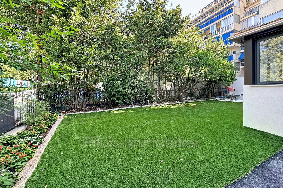 Villa à Les Cougoulins-Rastines, Antibes, France 4 - 19070785
